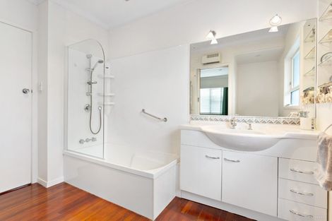 Photo of property in 18 Speedy Crescent, Hillcrest, Auckland, 0627