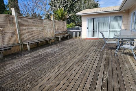 Photo of property in 2/11 Waterfront Road, Mangere Bridge, Auckland, 2022