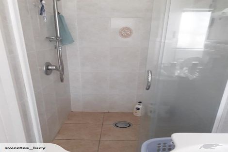 Photo of property in 43 Calypso Way, Unsworth Heights, Auckland, 0632