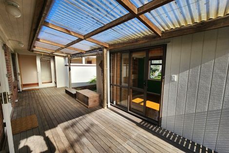 Photo of property in 41 Queensway, Three Kings, Auckland, 1024