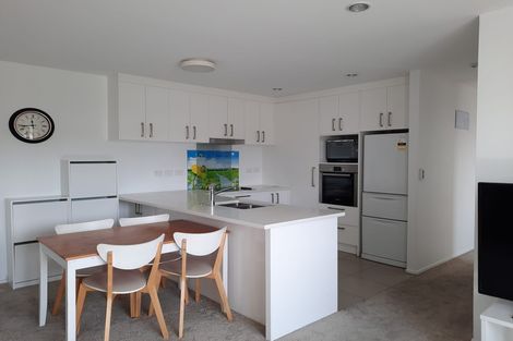 Photo of property in Apollo Apartments, 201/46 Rosedale Road, Rosedale, Auckland, 0632