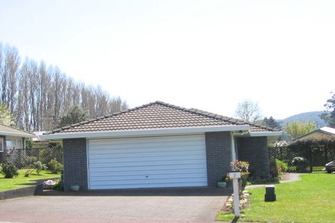 Photo of property in 2 Barraud Place, Pukehangi, Rotorua, 3015