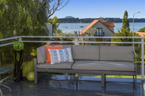 Photo of property in 2 Tinopai Drive, Omokoroa, 3114