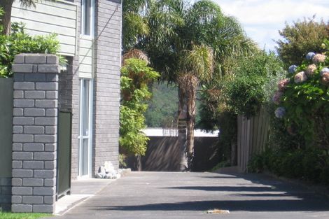 Photo of property in 1/52 Gulf View Road, Murrays Bay, Auckland, 0630