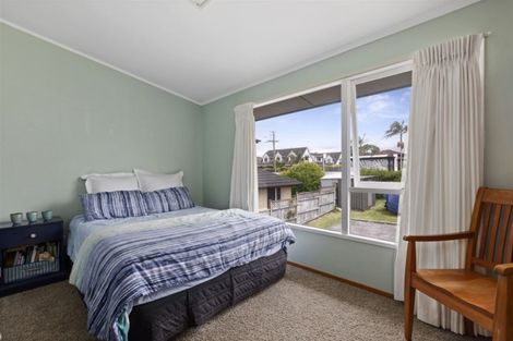 Photo of property in 1/51 East Coast Road, Milford, Auckland, 0620