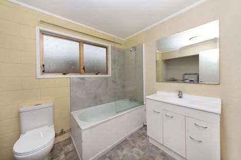 Photo of property in 1/2 Pomelo Road, Te Atatu South, Auckland, 0610