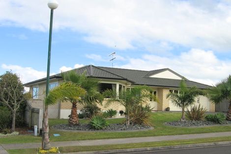 Photo of property in 11 Kath Hopper Drive, Orewa, 0931