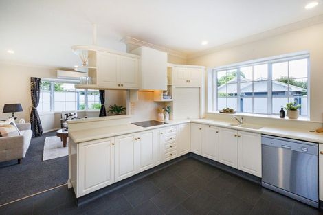 Photo of property in 1 Ranara Court, West End, Palmerston North, 4410