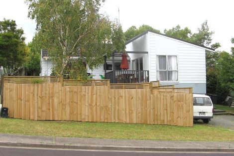 Photo of property in 5 Tacitus Place, Totara Vale, Auckland, 0629