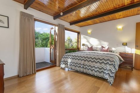 Photo of property in 12 Atarua Gardens, Waiatarua, Auckland, 0604