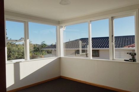 Photo of property in 6 Peach Road, Glenfield, Auckland, 0629