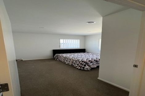 Photo of property in 10 Aeronautic Road, Takanini, 2112