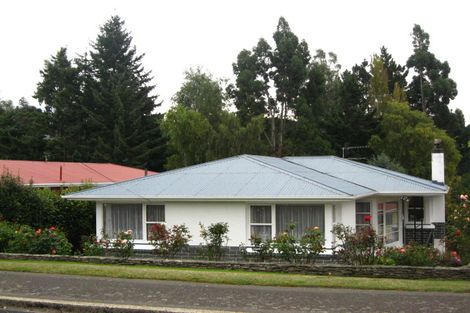 Photo of property in 2 Kennedy Road, Fairfield, Dunedin, 9018