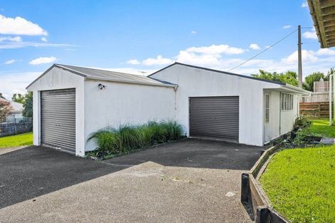 Photo of property in 1006 Whangaparaoa Road, Tindalls Beach, Whangaparaoa, 0930