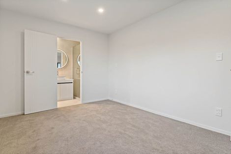 Photo of property in 3/16 Binsted Road, New Lynn, Auckland, 0600