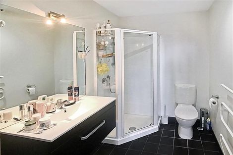 Photo of property in 20 Leneford Drive, East Tamaki, Auckland, 2013