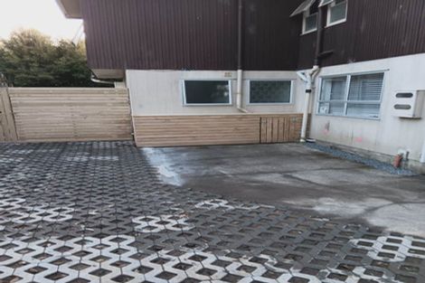 Photo of property in 4 Teviot Place, Totara Vale, Auckland, 0629