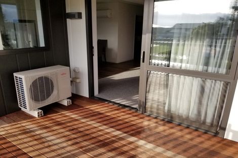 Photo of property in 5/45 Cessna Crescent, Mangere, Auckland, 2022