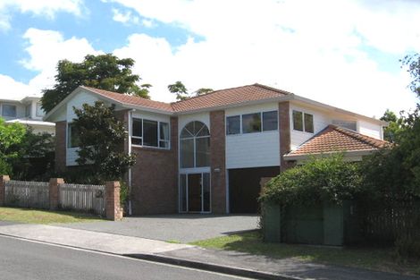 Photo of property in 9 Ballini Rise, West Harbour, Auckland, 0618