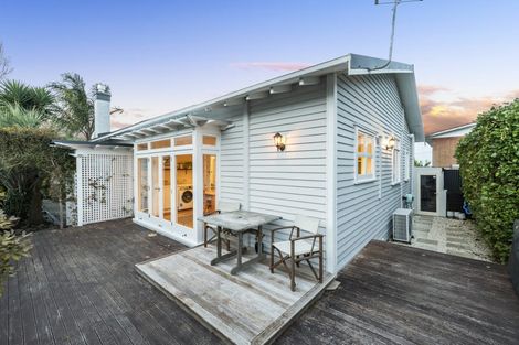 Photo of property in 13 Elcoat Avenue, Henderson, Auckland, 0612