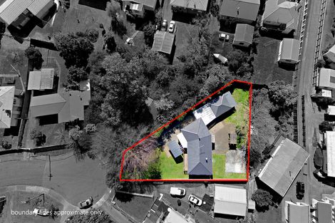 Photo of property in 12 Barnard Place, Manurewa East, Auckland, 2102