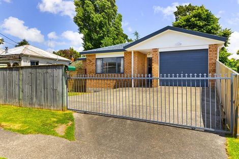 Photo of property in 14 Pooks Road, Ranui, Auckland, 0612