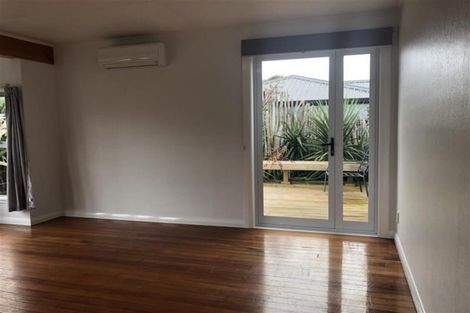Photo of property in 9 Karaka Street, Merrilands, New Plymouth, 4312