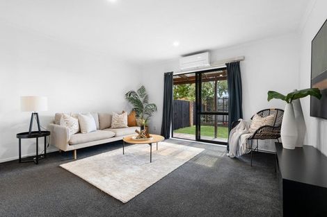 Photo of property in 1/4 Charlenne Close, Ranui, Auckland, 0612