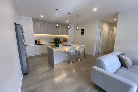 Photo of property in 14 Vinistra Road, Kumeu, 0810