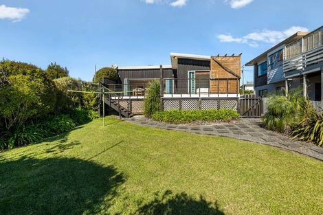 Photo of property in 93 Wade River Road, Stanmore Bay, Whangaparaoa, 0932