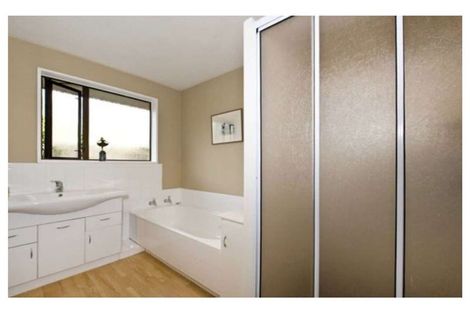 Photo of property in 7b Ludecke Place, Sockburn, Christchurch, 8042