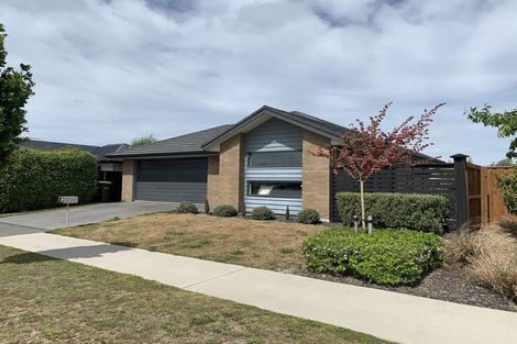 Photo of property in 52 Shillingford Boulevard, Rolleston, 7615
