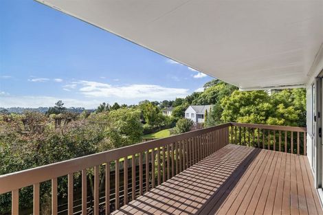 Photo of property in 27 Trias Road, Totara Vale, Auckland, 0629