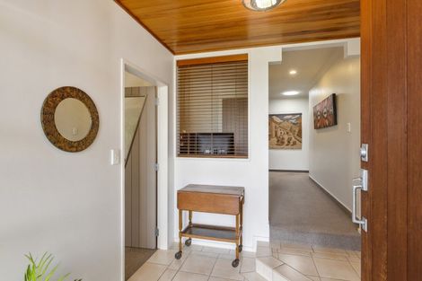 Photo of property in 43 Quadrant Heights, Paraparaumu, 5032