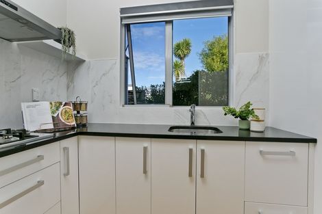 Photo of property in 4 Greenlink Rise, Long Bay, Auckland, 0630