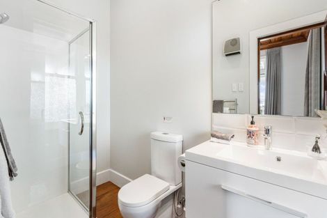 Photo of property in 111 Wharf Road, Clarks Beach, Pukekohe, 2679