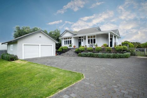 Photo of property in 15 Old Ferry Road, Clive, 4102