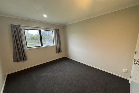Photo of property in 7 Greenstone Place, Aotea, Porirua, 5024