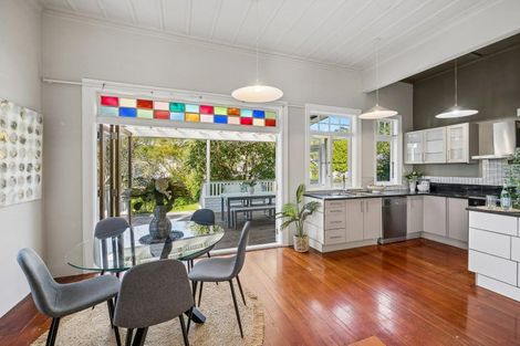 Photo of property in 5 Allenby Avenue, Devonport, Auckland, 0624