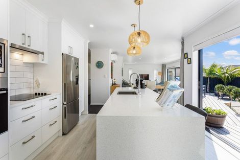 Photo of property in 20 Lillian Place, Orewa, 0931