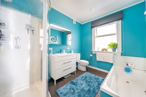 Photo of property in 25 Riddlers Crescent, Petone, Lower Hutt, 5012