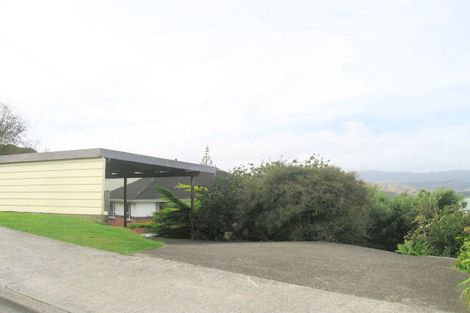 Photo of property in 32 Mana View Road, Paremata, Porirua, 5026