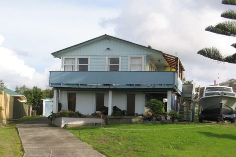 Photo of property in 25 Noall Street, Te Atatu Peninsula, Auckland, 0610