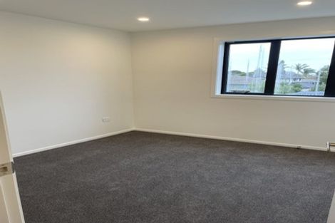Photo of property in 7/63 Taikata Road, Te Atatu Peninsula, Auckland, 0610
