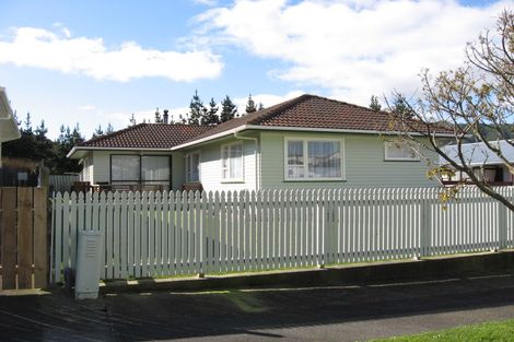 Photo of property in 32 Stockdale Street, Wainuiomata, Lower Hutt, 5014