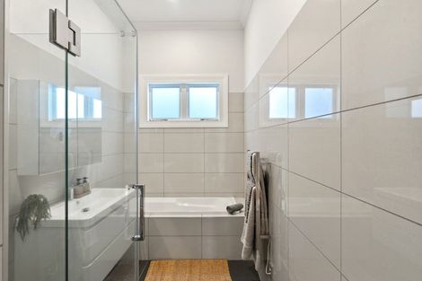 Photo of property in 18 Campbell Street, Karori, Wellington, 6012