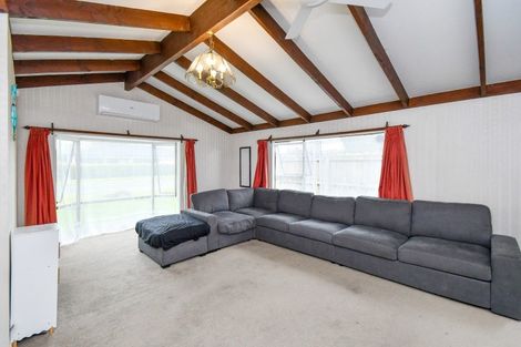 Photo of property in 8 Zenith Place, Conifer Grove, Takanini, 2112