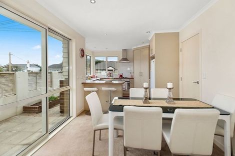 Photo of property in 53 Oxford Street, Tawa, Wellington, 5028