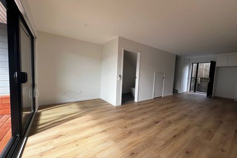 Photo of property in 4/21 Divich Avenue, Te Atatu South, Auckland, 0610