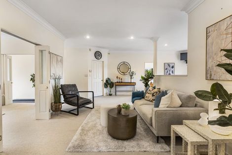 Photo of property in 7 Jubaea Place, Henderson, Auckland, 0610